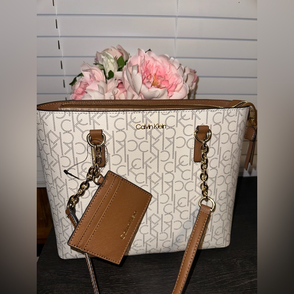 Calvin Klein 2 in 1 tote and card case